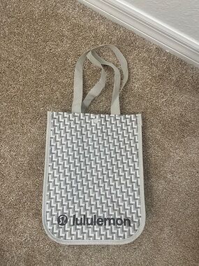 lululemon athletica Gray and White Patterned Tote